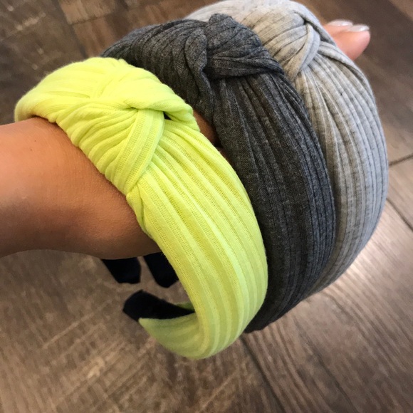 NWOT Twisted Rib Knit Knot Headband - Picture 2 of 5